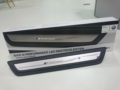 BMW M Performance LEDエントランスカバー F25/F26